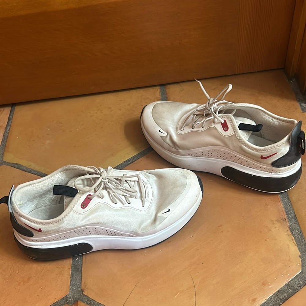 Nike Air Max Dia Shoes (8.5)